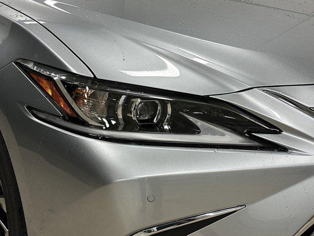 new 2025 Lexus ES 300h car, priced at $55,339