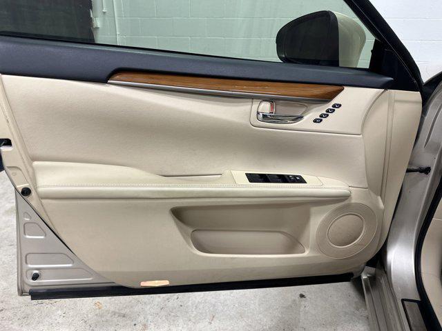 used 2013 Lexus ES 300h car, priced at $12,824