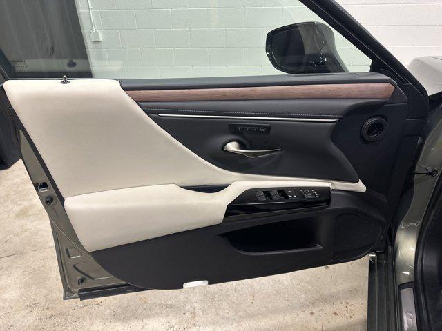 used 2025 Lexus ES 350 car, priced at $45,954