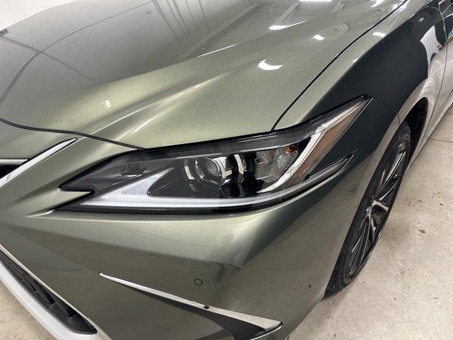 used 2025 Lexus ES 350 car, priced at $45,954