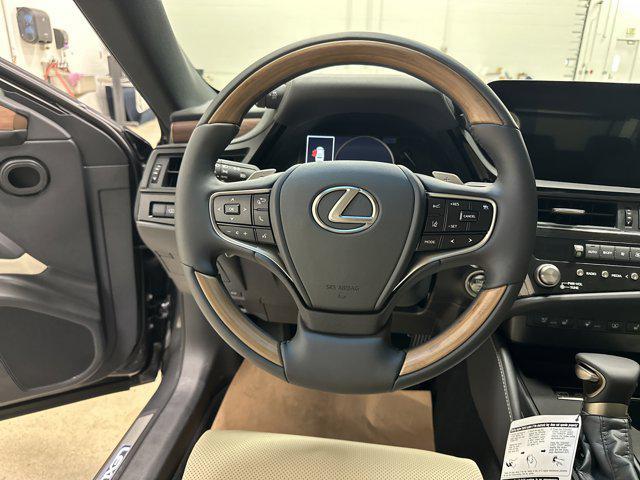 new 2025 Lexus ES 350 car, priced at $51,915