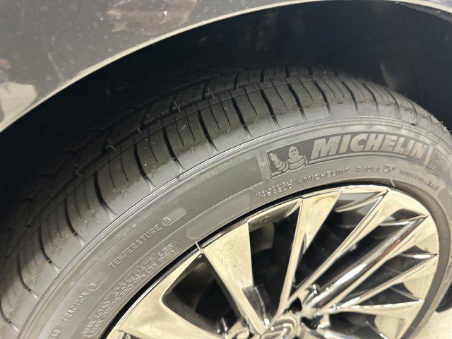 new 2025 Lexus ES 350 car, priced at $51,915