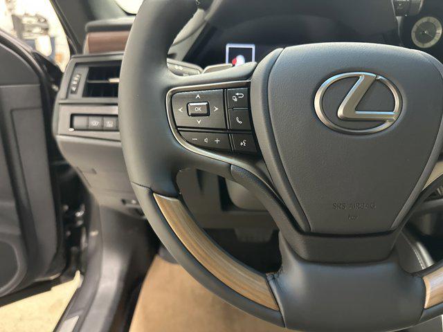 new 2025 Lexus ES 350 car, priced at $51,915