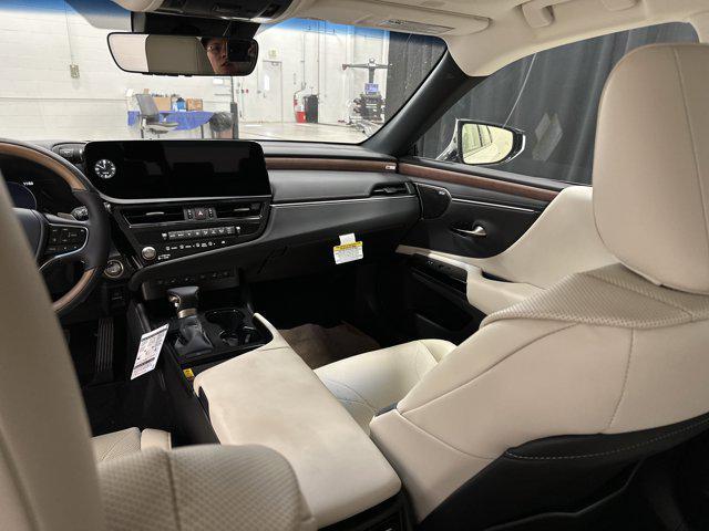 new 2025 Lexus ES 350 car, priced at $52,045