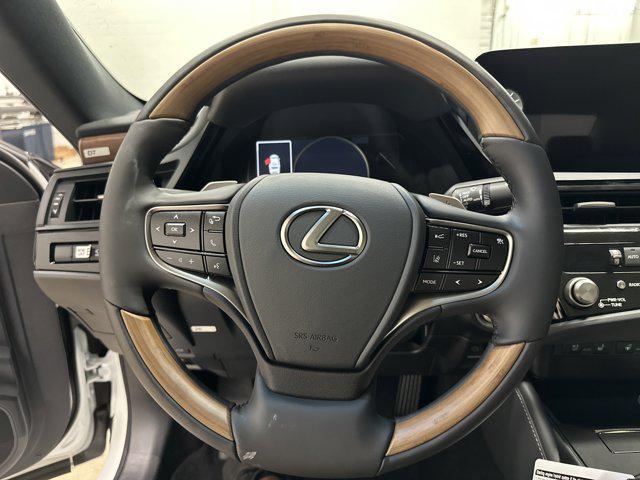 new 2025 Lexus ES 350 car, priced at $52,045