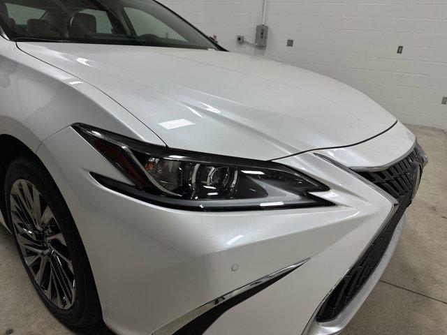 new 2025 Lexus ES 350 car, priced at $52,045