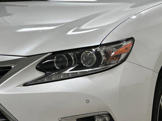 used 2018 Lexus ES 300h car, priced at $21,222