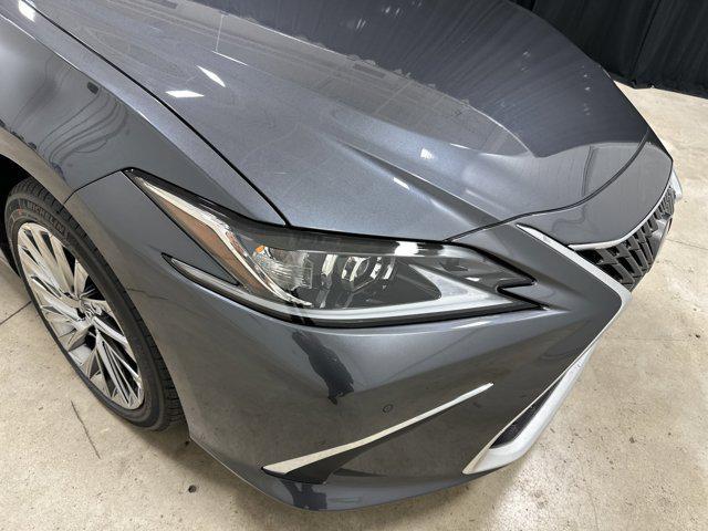 new 2025 Lexus ES 350 car, priced at $52,115