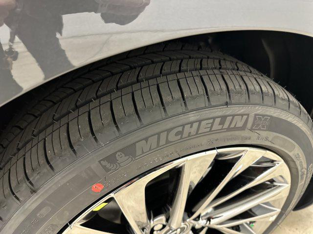 new 2025 Lexus ES 350 car, priced at $52,115