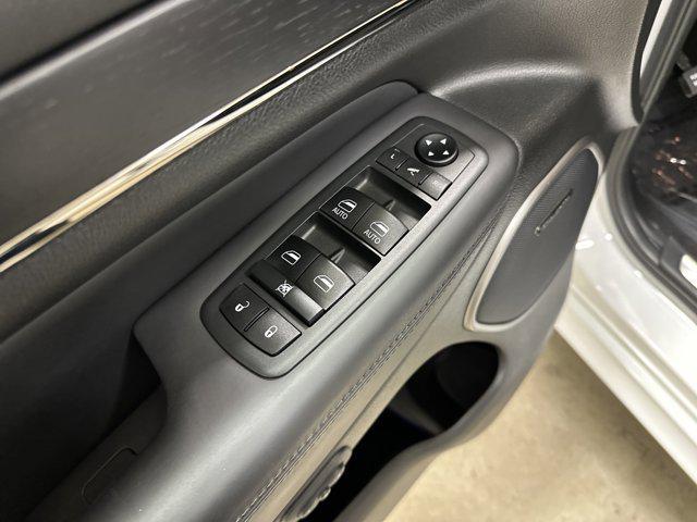 used 2021 Jeep Grand Cherokee car, priced at $29,161