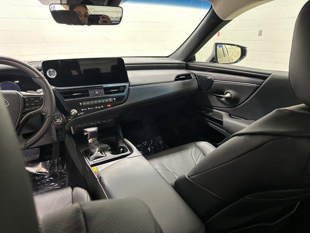 new 2025 Lexus ES 350 car, priced at $53,840