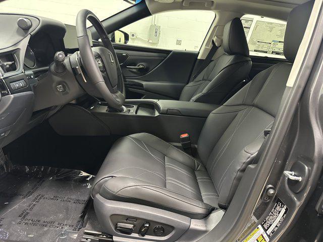 new 2025 Lexus ES 350 car, priced at $53,840