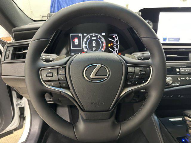 new 2025 Lexus ES 350 car, priced at $47,124