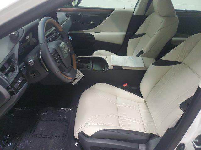 new 2025 Lexus ES 300h car, priced at $54,509