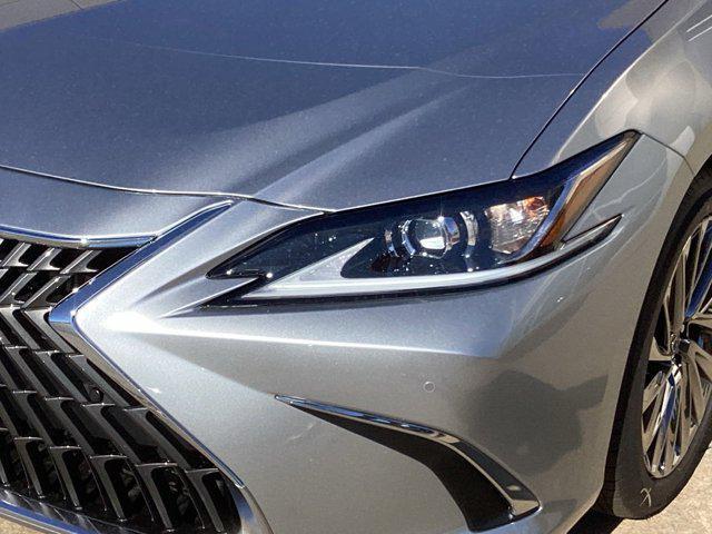 new 2025 Lexus ES 300h car, priced at $56,034