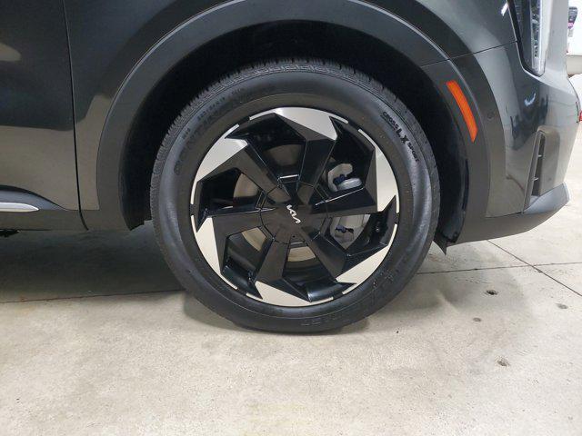 used 2025 Kia Sorento Hybrid car, priced at $37,992
