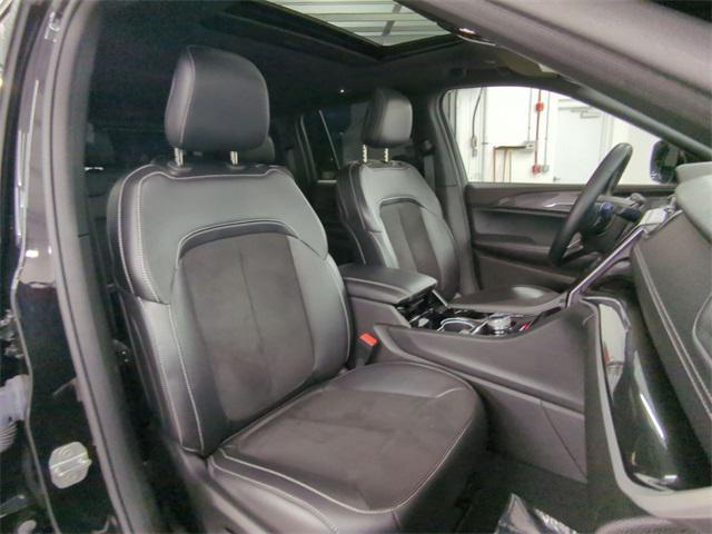 used 2022 Jeep Grand Cherokee car, priced at $32,000