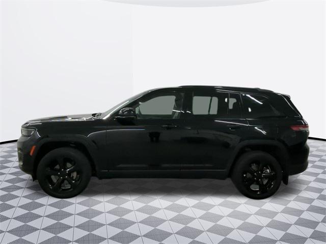 used 2022 Jeep Grand Cherokee car, priced at $32,000