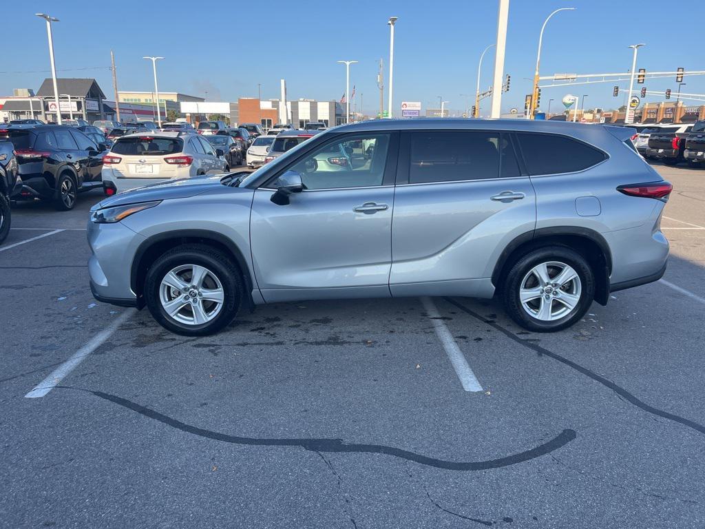 used 2022 Toyota Highlander car, priced at $36,991