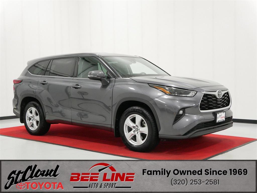 used 2022 Toyota Highlander car, priced at $35,991