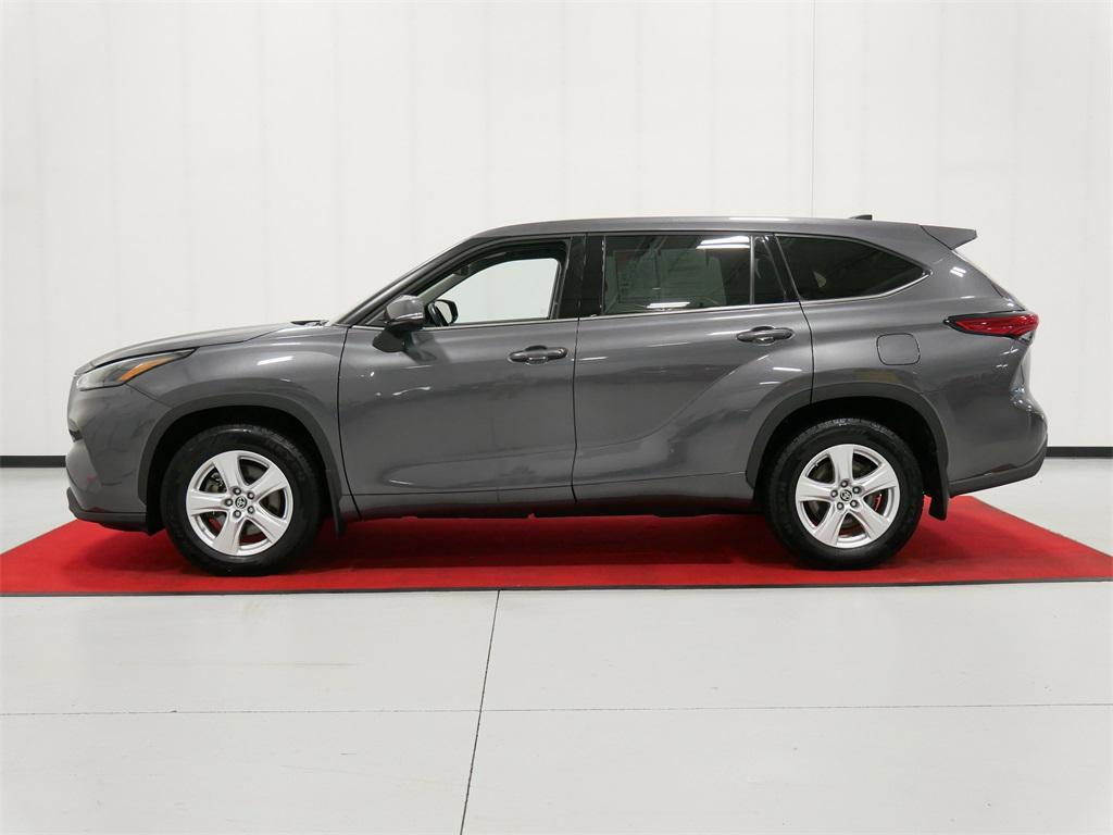 used 2022 Toyota Highlander car, priced at $35,991