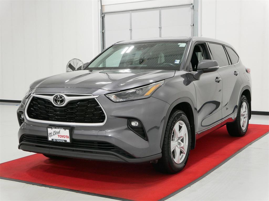 used 2022 Toyota Highlander car, priced at $35,991