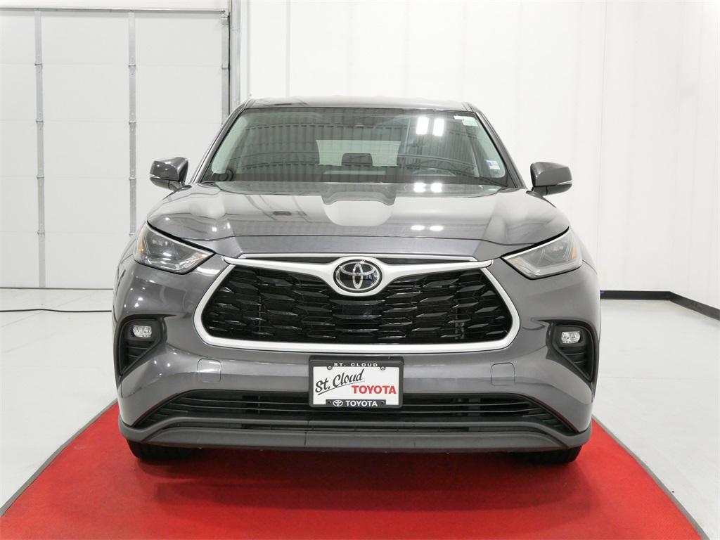 used 2022 Toyota Highlander car, priced at $35,991