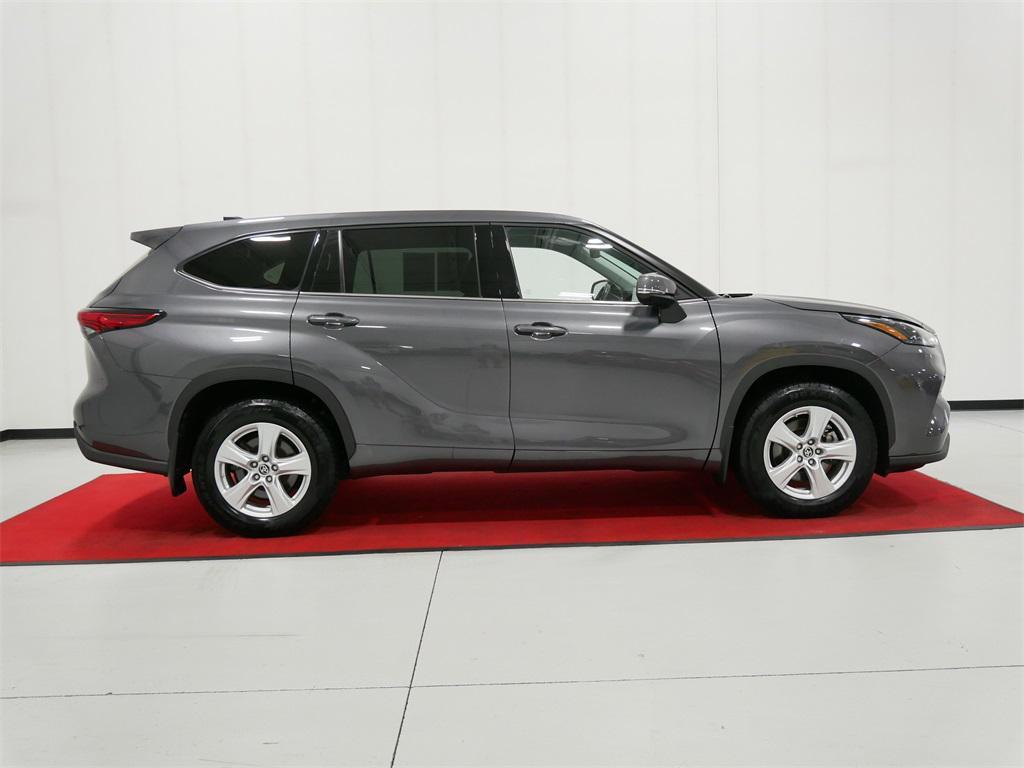used 2022 Toyota Highlander car, priced at $35,991