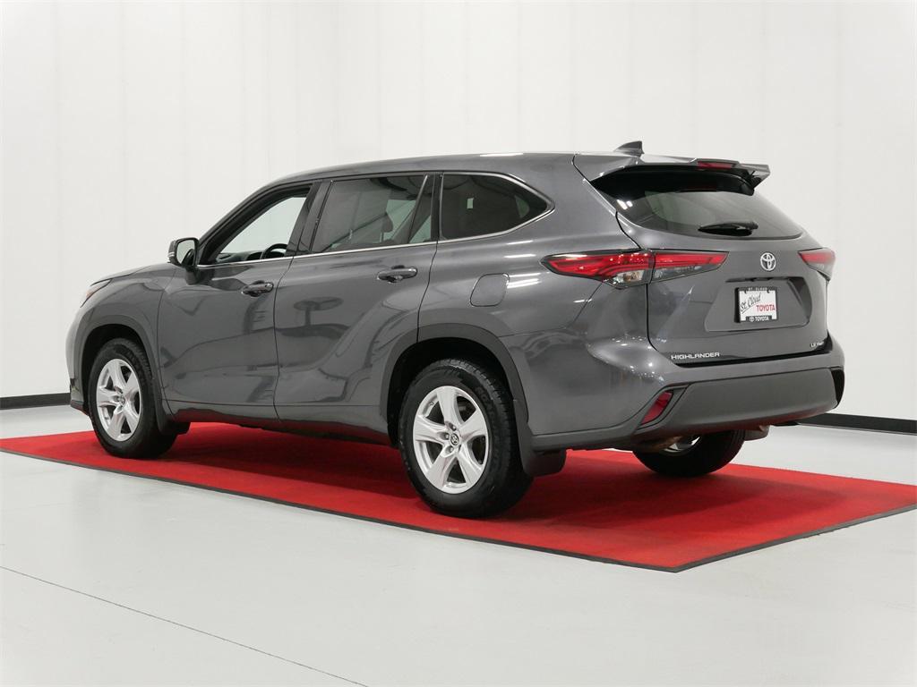 used 2022 Toyota Highlander car, priced at $35,991