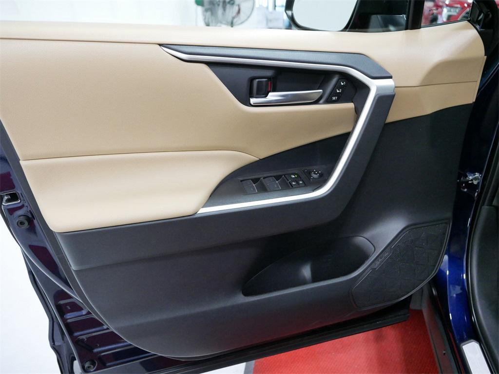 new 2025 Toyota RAV4 car, priced at $40,952