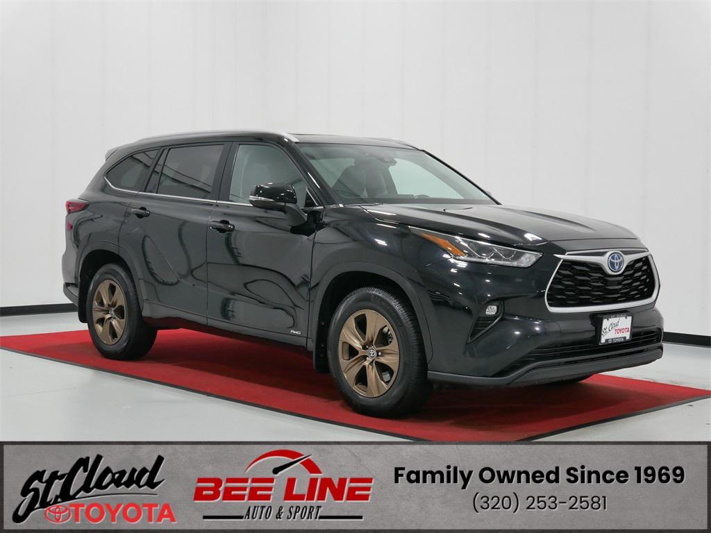 used 2023 Toyota Highlander Hybrid car, priced at $27,991