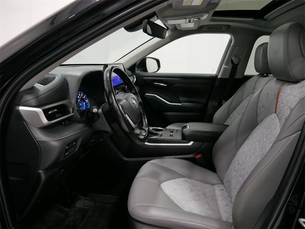 used 2023 Toyota Highlander Hybrid car, priced at $27,991