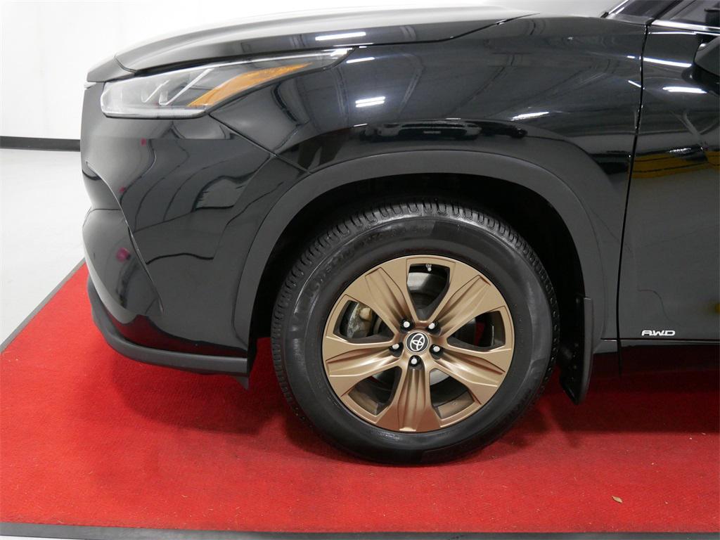 used 2023 Toyota Highlander Hybrid car, priced at $27,991