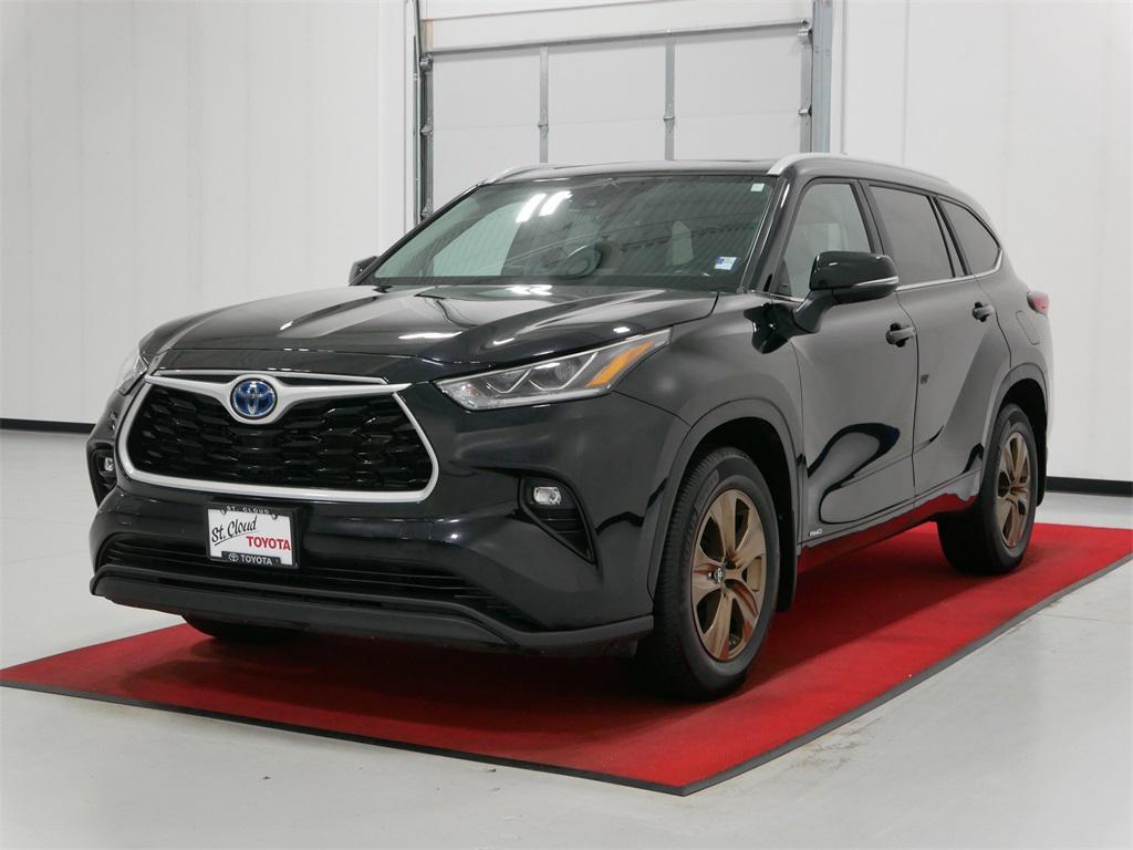 used 2023 Toyota Highlander Hybrid car, priced at $27,991