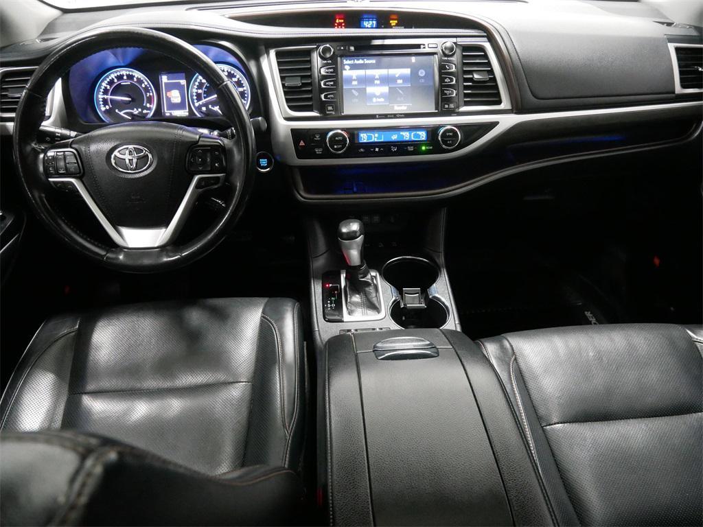 used 2019 Toyota Highlander car, priced at $25,991