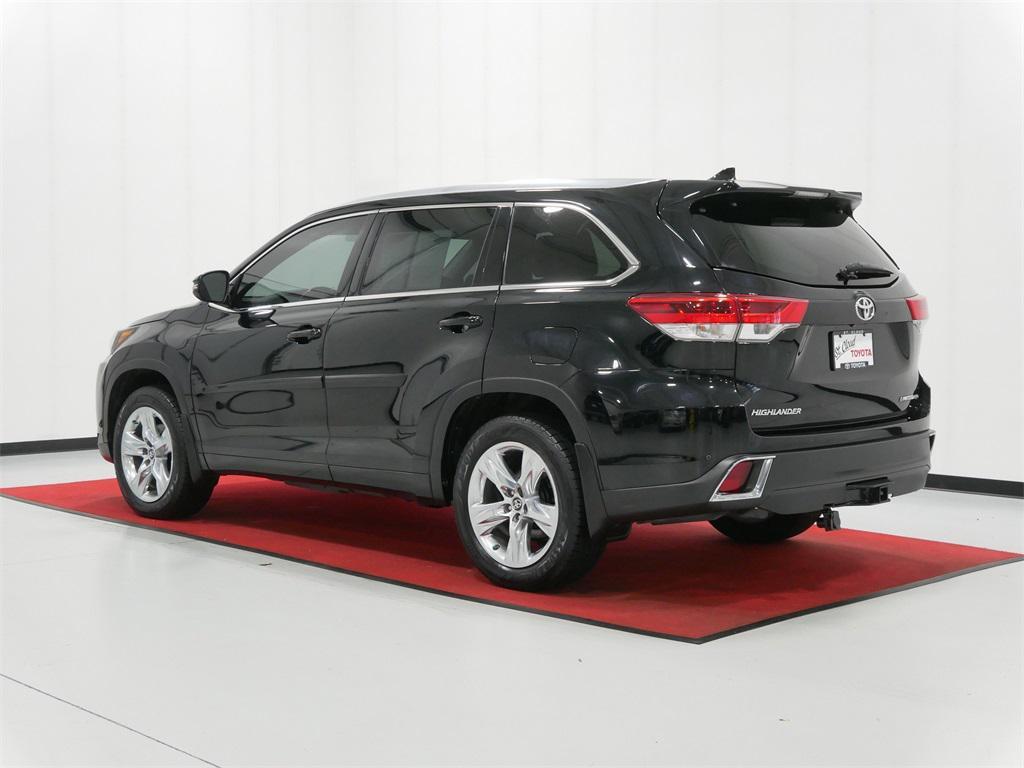 used 2019 Toyota Highlander car, priced at $25,991