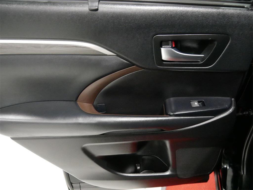 used 2019 Toyota Highlander car, priced at $25,991