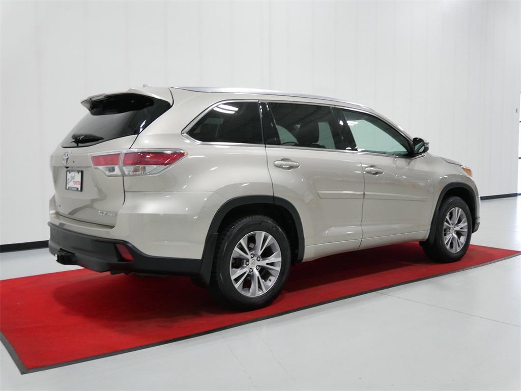 used 2015 Toyota Highlander car, priced at $14,991