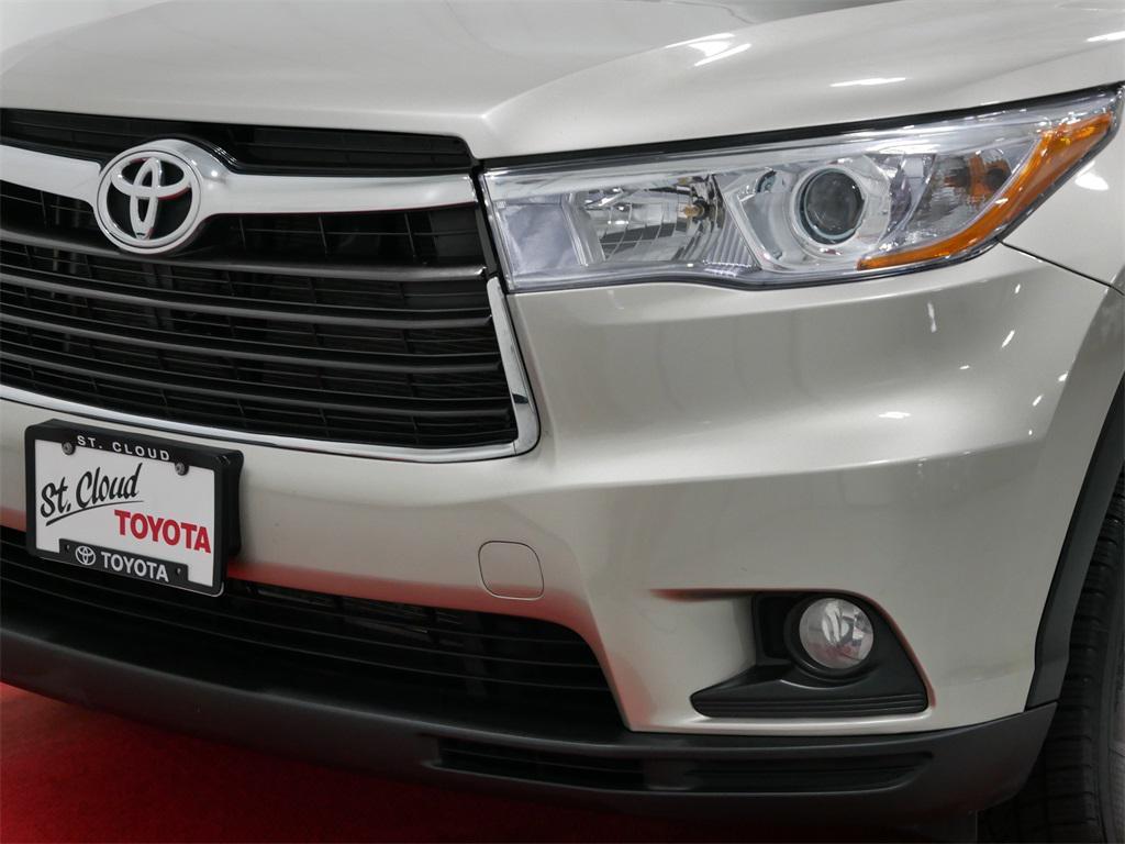 used 2015 Toyota Highlander car, priced at $14,991