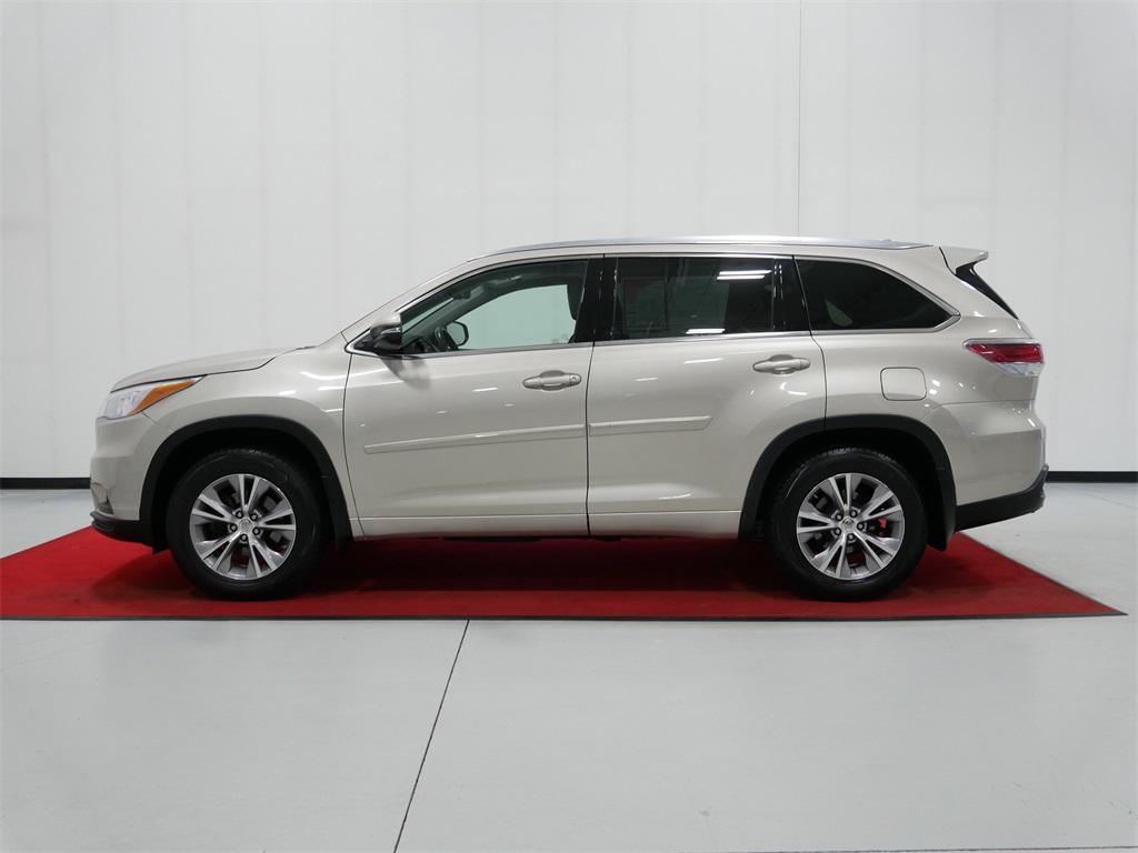used 2015 Toyota Highlander car, priced at $14,991