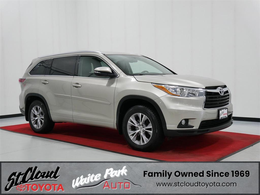 used 2015 Toyota Highlander car, priced at $14,991