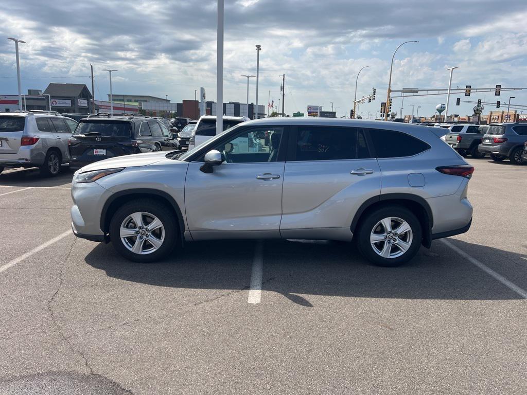 used 2024 Toyota Highlander car, priced at $36,991