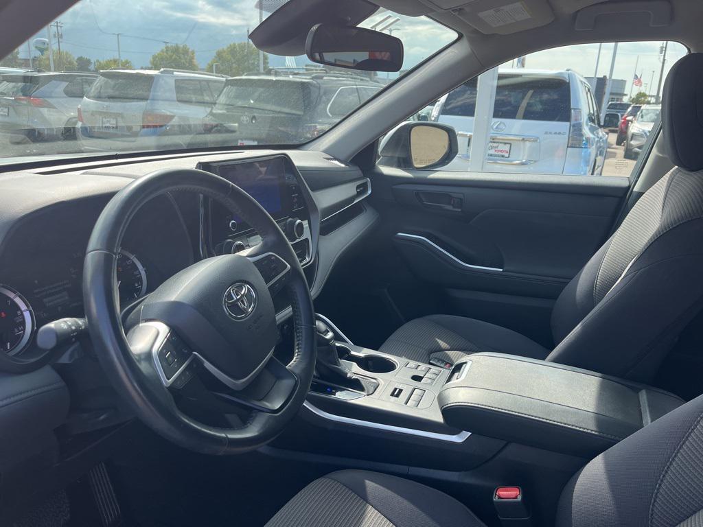 used 2024 Toyota Highlander car, priced at $36,991