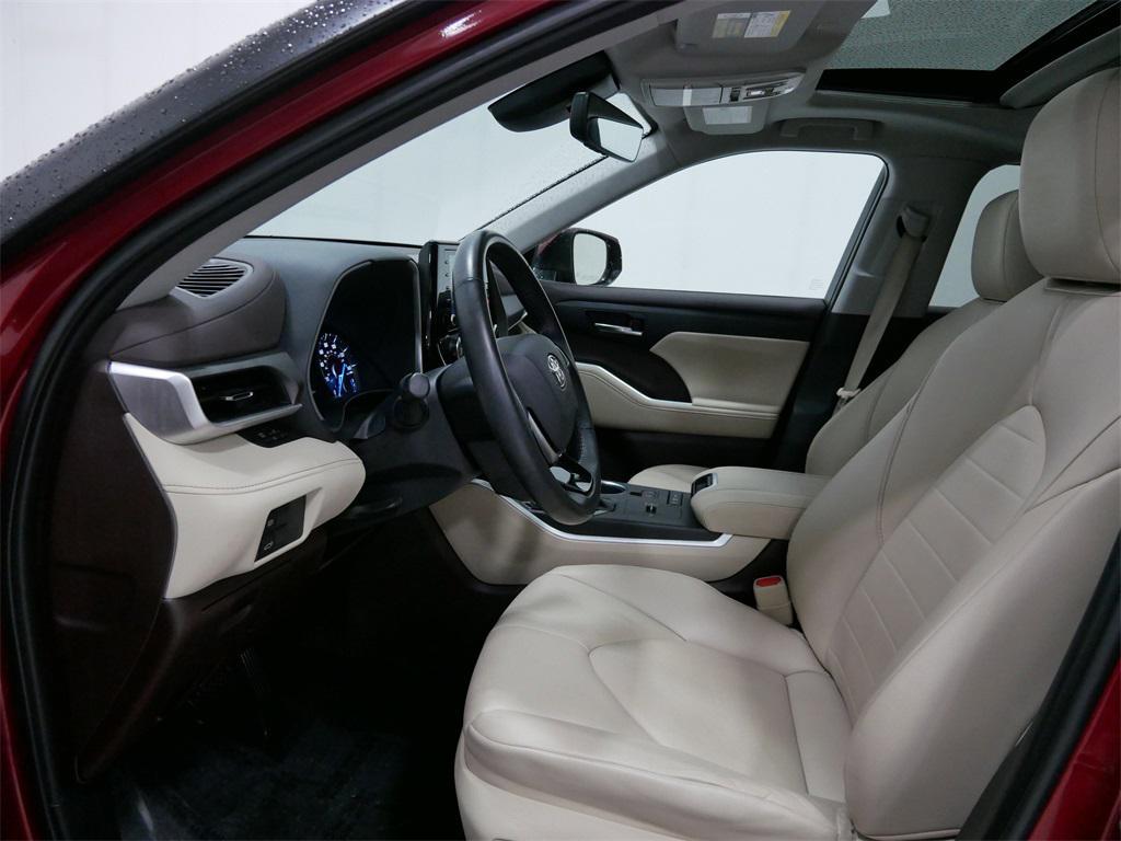 used 2021 Toyota Highlander Hybrid car, priced at $39,491