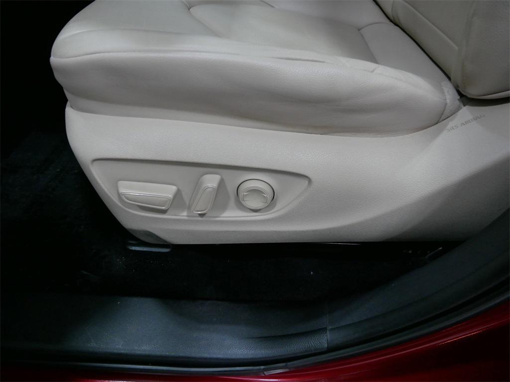 used 2021 Toyota Highlander Hybrid car, priced at $39,491