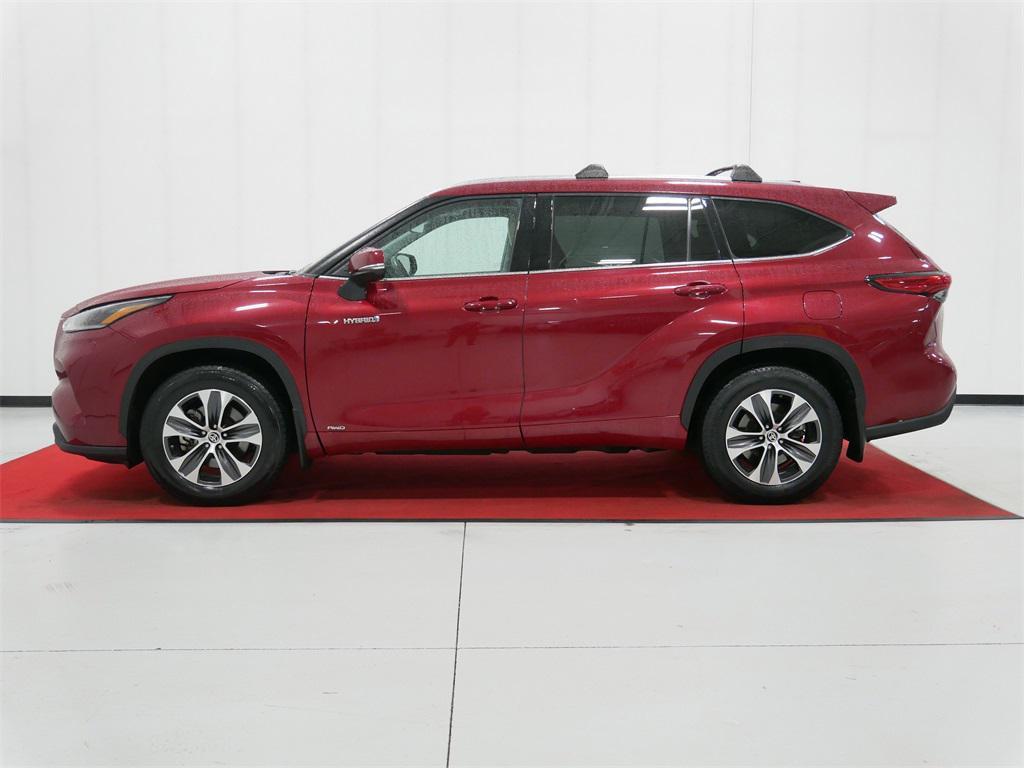 used 2021 Toyota Highlander Hybrid car, priced at $39,491