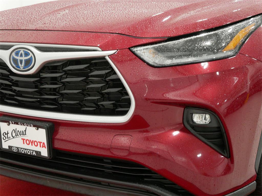 used 2021 Toyota Highlander Hybrid car, priced at $39,491