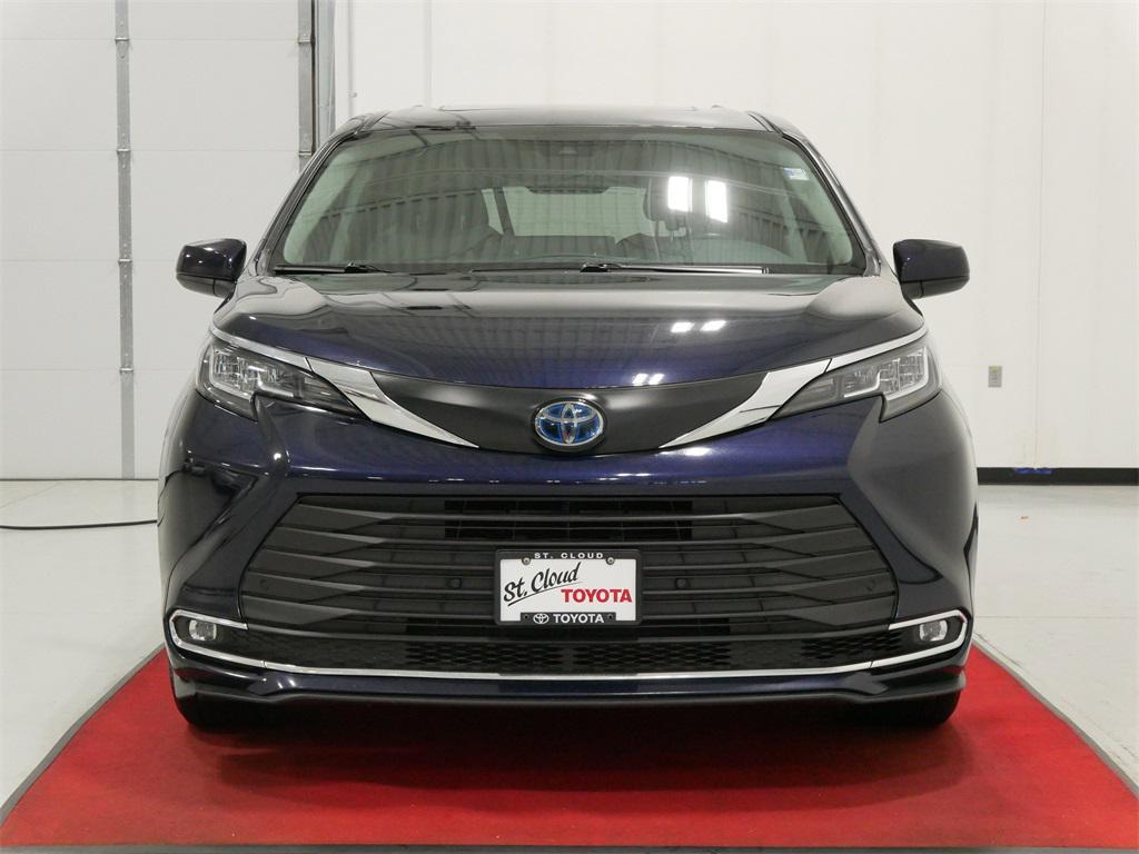 used 2023 Toyota Sienna car, priced at $31,991
