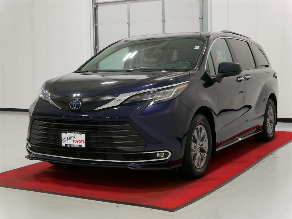 used 2023 Toyota Sienna car, priced at $31,991