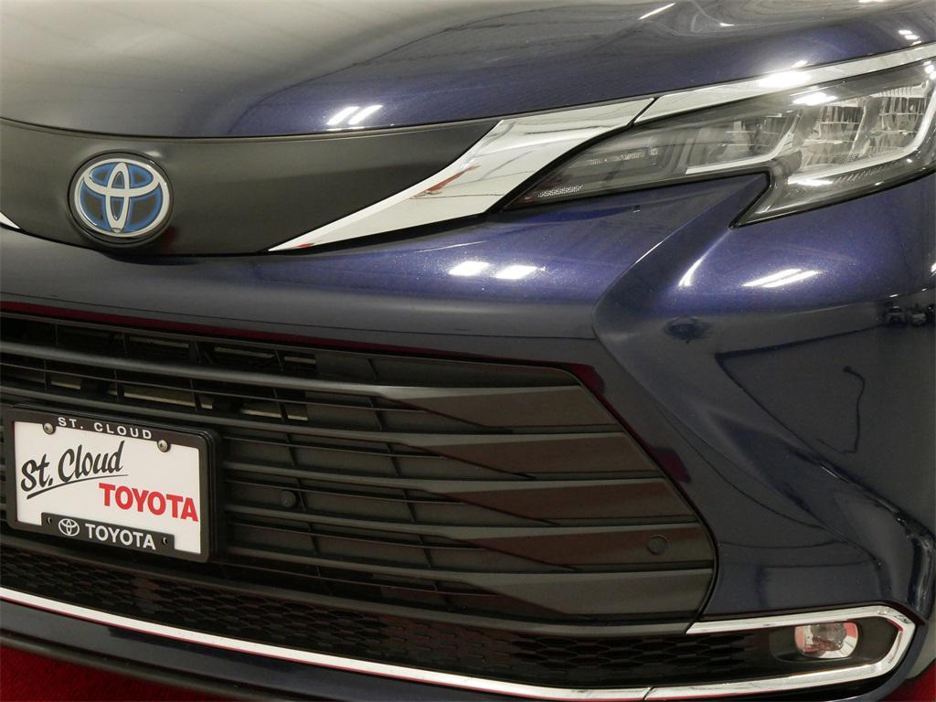 used 2023 Toyota Sienna car, priced at $31,991